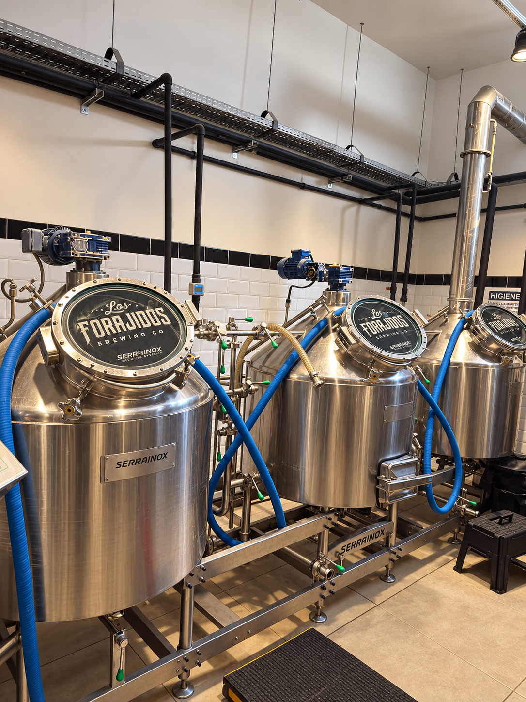 Equipamentos de brassagem da Los Forajidos Brewing Co.